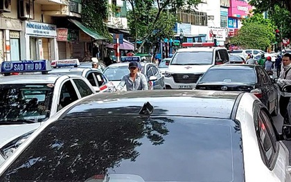 Ám ảnh "cò xe" lộng hành ở Bệnh viện Việt Đức