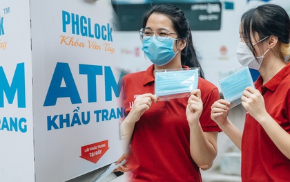 "ATM khẩu trang" miễn phí đầu tiên ở Hà Nội: Không phân biệt hoàn cảnh, ai cần cứ đến nhận