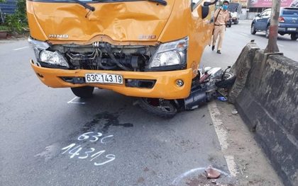 Hai chị em thương vong khi đang trên đường đi đám tang