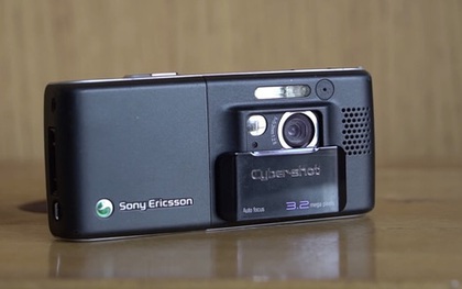 Nhìn lại Sony Ericsson K800: Chiếc điện thoại vừa ngầu vừa đa tài, bằng chứng cho một thời huy hoàng của Sony Ericsson