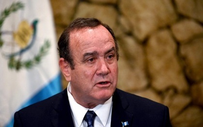 Tổng thống Guatemala mắc Covid-19