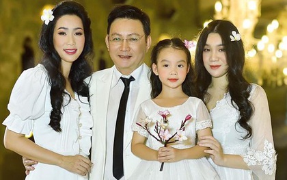 Xuất hiện trong loạt ảnh kỷ niệm 20 năm ngày cưới của bố mẹ, nhan sắc 2 ái nữ nhà NS Trịnh Kim Chi thành tâm điểm