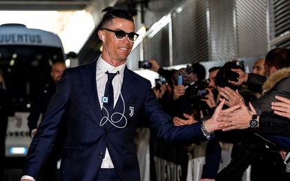 Nhà giàu không cần phô trương: Siêu sao Cristiano Ronaldo vẫn nghe nhạc bằng iPod Shuffle từ đời tám hoánh