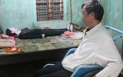 Gặp lại người đàn ông 17 năm "ôm xác vợ ngủ"