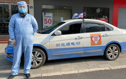 Taxi từ thiện giữa tâm dịch Vũ Hán