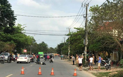 Hai thanh niên lao thẳng xe máy vào đại úy CSGT đang làm nhiệm vụ