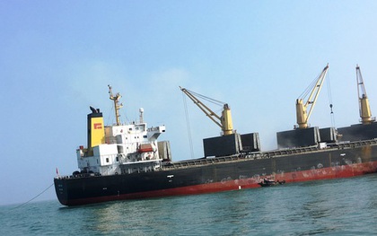 Cách ly 10 thuyền viên tàu Pacific Horse đi từ Hồng Kông về Quảng Bình