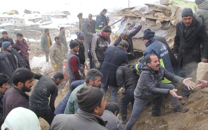 Thương vong trong trận động đất tại biên giới Iran-Thổ Nhĩ Kỳ tiếp tục tăng