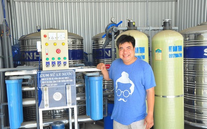 Đầu tư gần 200 triệu mua máy lọc nước mặn thành ngọt tặng miễn phí cho dân
