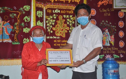Cụ bà 90 tuổi ở Tây Nguyên xin thoát nghèo, góp tiền ủng hộ quỹ chống dịch