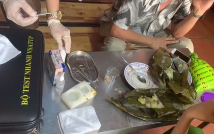 Phát hiện hơn 400 chiếc bánh gói chứa hàn the trong cơ sở sản xuất nổi tiếng