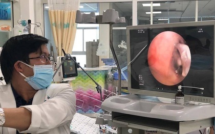 Ăn cháo lươn, bé gái 7 tháng tuổi suýt chết