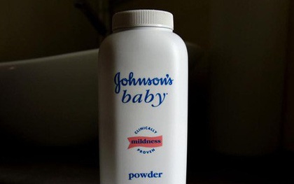 Johnson & Johnson ngừng bán phấn rôm trẻ em ở Mỹ và Canada