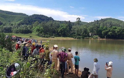 Rủ nhau đi tắm, 3 học sinh tiểu học chết đuối thương tâm