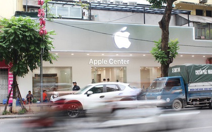 Chưa kịp khai trương, cửa hàng Apple Center đã buộc phải gỡ logo "táo khuyết"