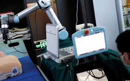 Trung Quốc thực hiện thành công ca phẫu thuật ung thư sử dụng robot