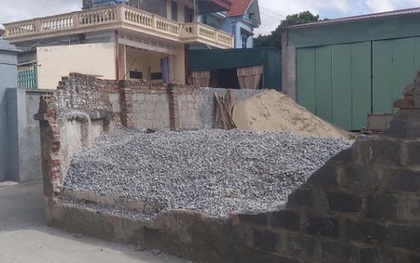 Lộ nguyên nhân làm đổ tường bao đè chết nữ sinh lớp 6 ở Thái Bình