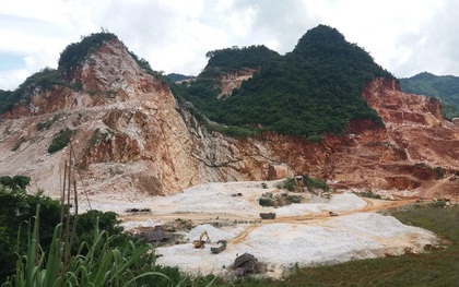 Nghệ An: Khối đá lớn bất ngờ sập xuống, một công nhân tử vong