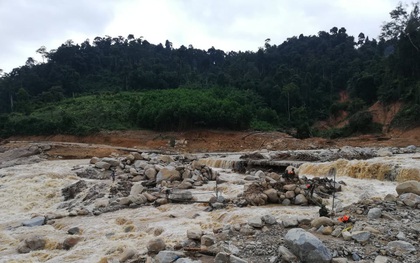 Quảng Nam: Tìm thấy thi thể phu vàng bị nước cuốn trôi