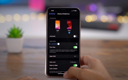 Dark Mode trên iOS thì cũng hay ho đấy, nhưng bạn đã biết cách để chuyển đổi tự động giữa 2 chế độ chưa?