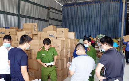 Tạm giữ 97 xe tải “vô chủ” chở hàng từ Trung Quốc vào Việt Nam