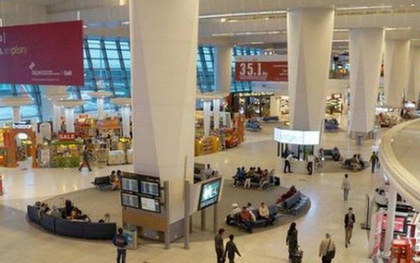 Hỗn loạn tại sân bay Delhi (Ấn Độ), 500 hành khách từ Anh bị mắc kẹt