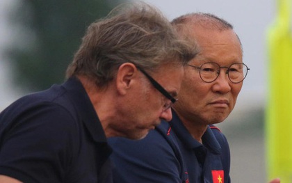 FIFA lùi lịch hai giải World Cup trẻ, HLV Troussier và Park Hang-seo bối rối