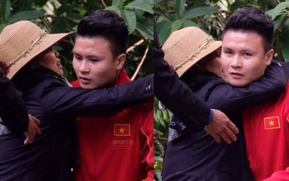 ĐT Việt Nam về thăm Đền Hùng, người hâm mộ vui mừng khi tình cờ gặp gỡ