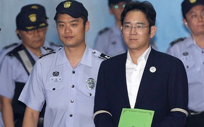 Người thừa kế tập đoàn Samsung bị phạt 2,5 năm tù