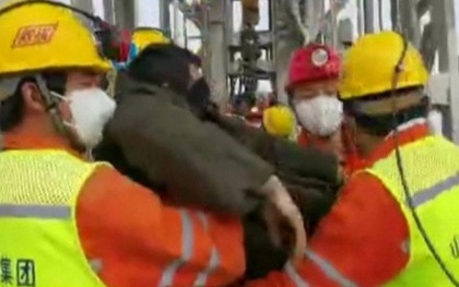 Trung Quốc giải cứu 11 thợ mỏ trong vụ sập mỏ vàng cách đây 2 tuần