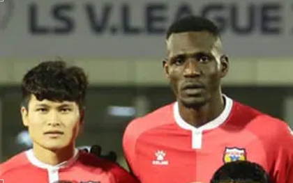 Ngoại binh Hà Tĩnh: "Tôi chỉ đòi phạt đền, không chửi thề nhưng vẫn bị phạt thẻ đỏ"