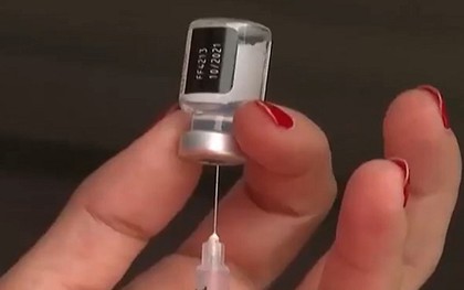 Pháp khắc phục tình trạng ngại tiêm vaccine COVID-19 bằng cách nào?