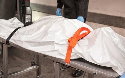 Hy hữu trong 30 năm, nhân viên nhà tang lễ phát hiện “người chết” đang thở