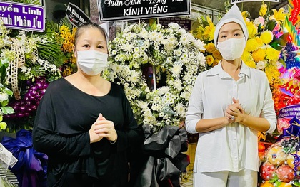 Tang lễ mẹ ruột Trịnh Kim Chi: NS Hồng Vân đến viếng, xót xa khi nhìn thấy đàn em suy sụp, ốm đi vì quá đau buồn