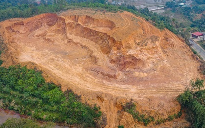 Ảnh: Cận cảnh núi "vàng trắng" khổng lồ phát lộ khi làm cao tốc 3.100 tỷ ở Phú Thọ