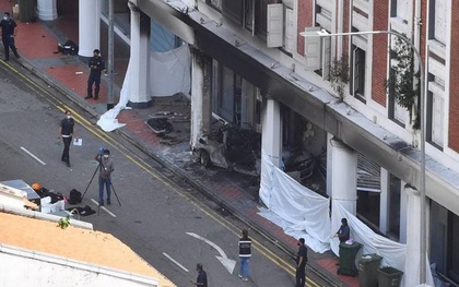 Thảm kịch Tết Nguyên đán Singapore: Xe hơi lao vào cửa hàng, 6 người thương vong