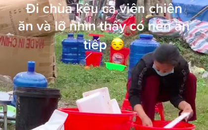 Thấy người phụ nữ ngồi rửa lại hộp đựng cá viên chiên để bán cho khách, cô gái quay clip “bóc phốt” liền bị dân mạng chỉ trích ngược