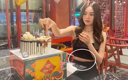 Chưa cần ai bóc, Lan Ngọc tự tung ảnh dìm vòng eo 54cm nay đã có “bé mỡ”: Nỗi khổ chung sau Tết là đây!