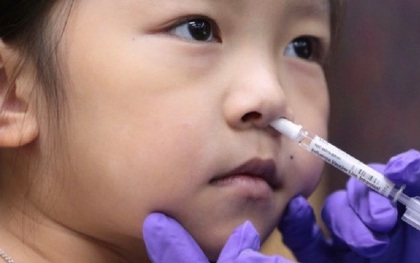 Trung Quốc sẽ thử nghiệm lâm sàng vaccine Covid-19 dạng xịt mũi