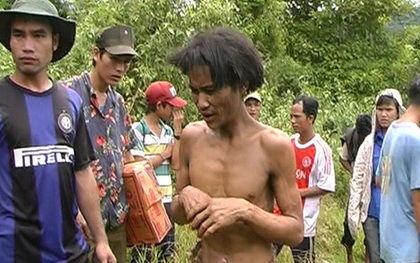 "Người rừng" Hồ Văn Lang đi làm căn cước công dân
