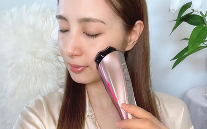 Mẹ bỉm sữa sợ nhất là già, khoe gia tài máy làm đẹp khiến hội chị em "xỉu lên xỉu xuống" vì giá gần 2 cây vàng