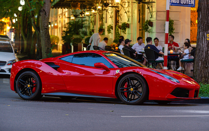 Ferrari 488 GTB của ca sĩ Tuấn Hưng đã về tay chủ mới, giá bán lại khoảng 12 tỷ đồng