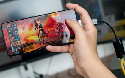 Chơi game bằng Wifi trên smartphone hay bị giật lag? Thử ngay nối dây mạng như các tuyển thủ chuyên nghiệp