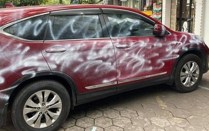 Danh tính người xịt sơn lên toàn thân ô tô Honda CR-V vì đỗ chặn cửa hàng ở Hải Phòng