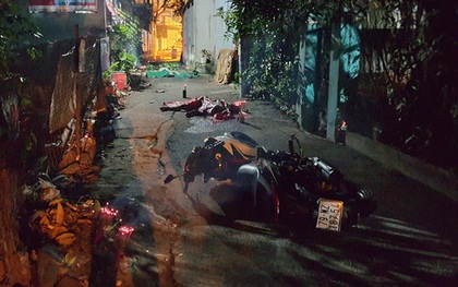Xe máy kẹp 3 lao vào tường lúc rạng sáng, 2 người tử vong