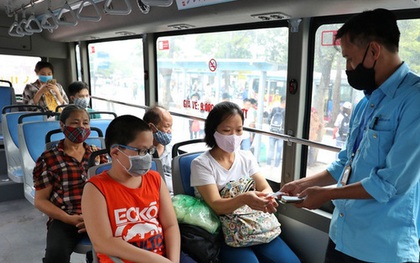 Đề nghị ưu tiên tiêm vaccine Covid-19 cho nhân viên xe buýt Hà Nội