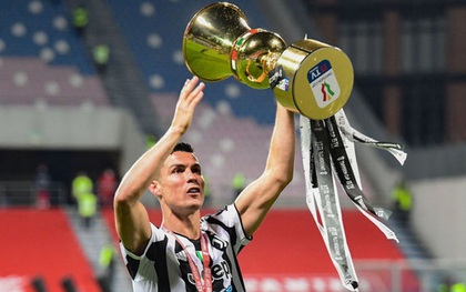 Juventus đăng quang Coppa Italia trong ngày Ronaldo "tịt ngòi"