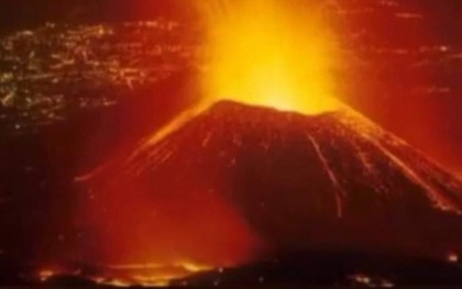 Núi lửa Nyiragongo ở CH Congo phun trào dữ dội