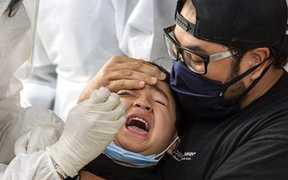 Tăng báo động số ca mắc mới, Malaysia đẩy nhanh tiêm chủng vaccine