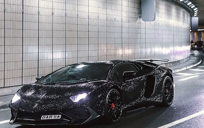 Lamborghini Aventador đính 2 triệu viên pha lê của nữ người mẫu 28 tuổi tái xuất trên đường phố